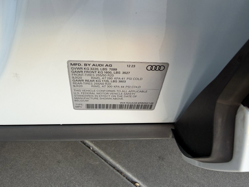 Used 2024 Audi Q8 e-tron Premium Plus w/ Premium Plus Package image 50