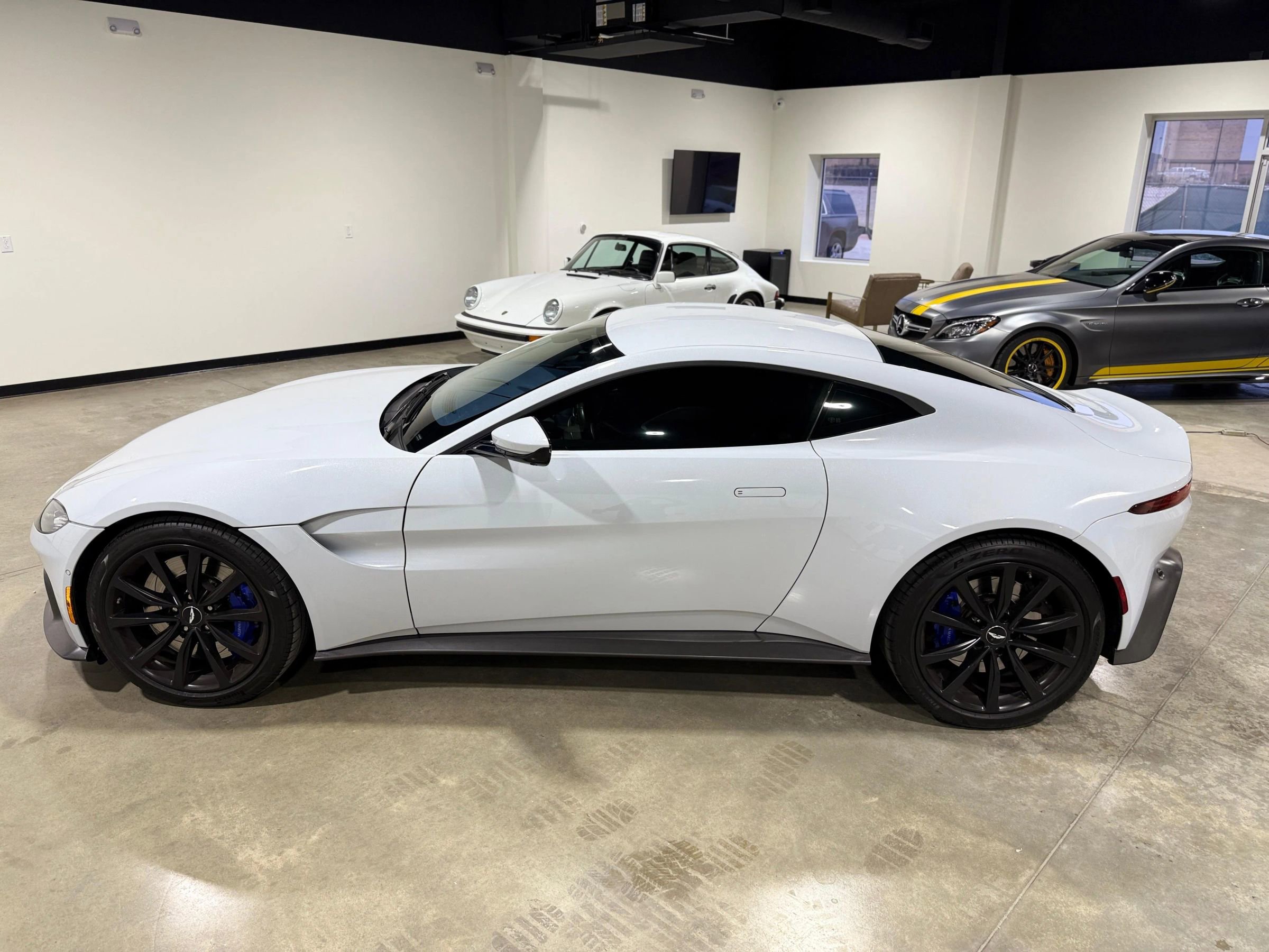 Used 2020 Aston Martin V8 Vantage Coupe image 5
