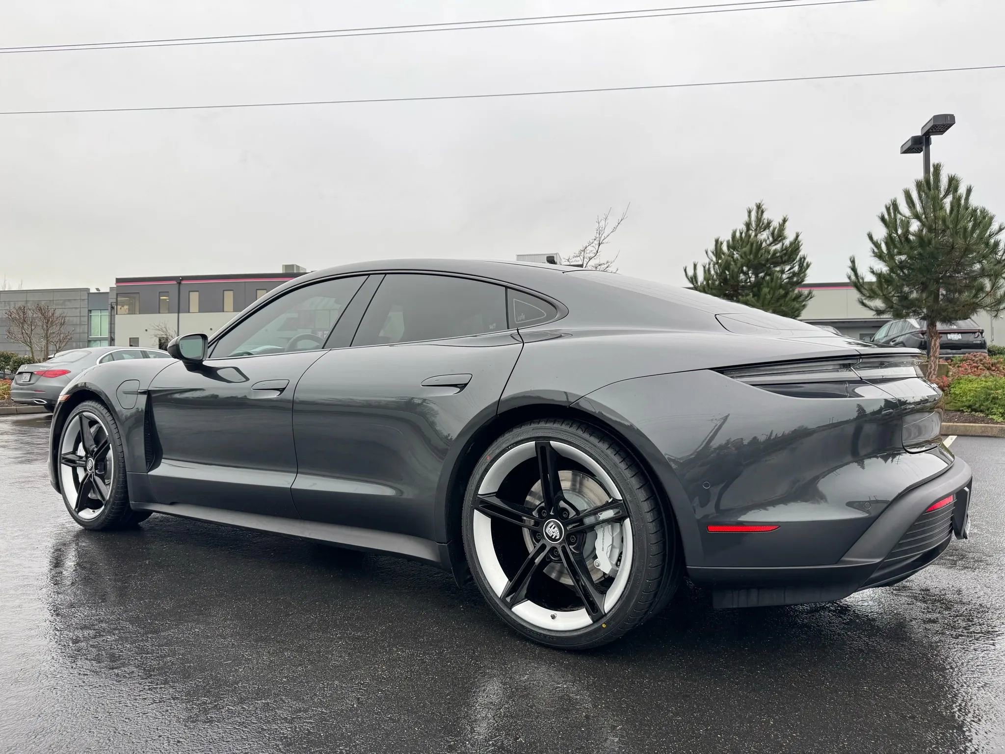 Used 2020 Porsche Taycan 4S image 7