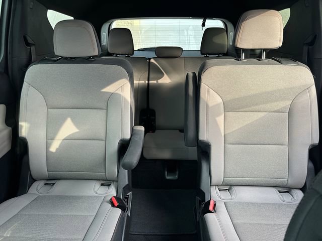 Used 2025 Chevrolet Traverse LT image 37