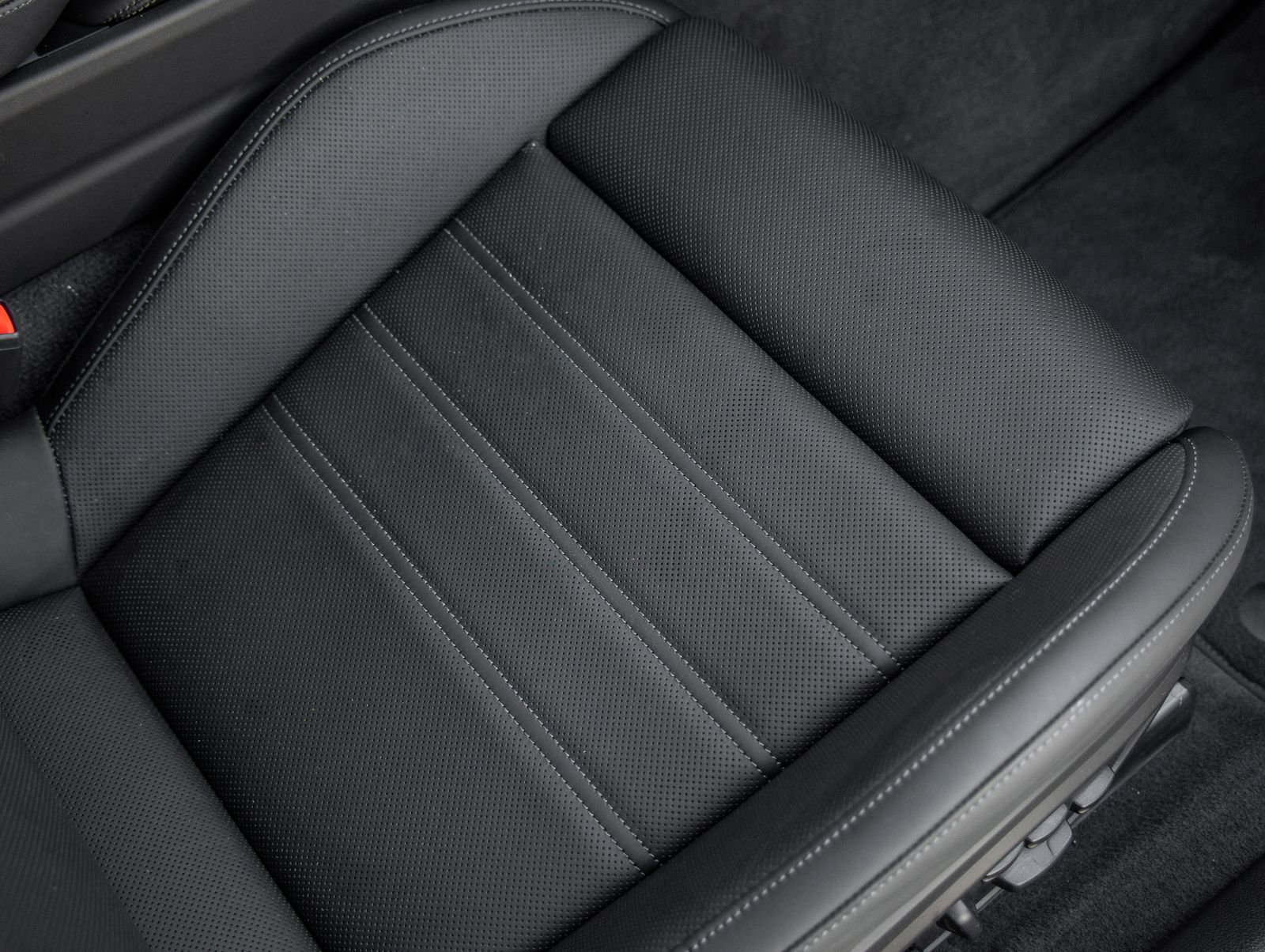 Used 2025 Porsche Panamera Turbo image 42