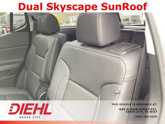 Used 2023 GMC Acadia SLT w/ Elevation Edition image 16