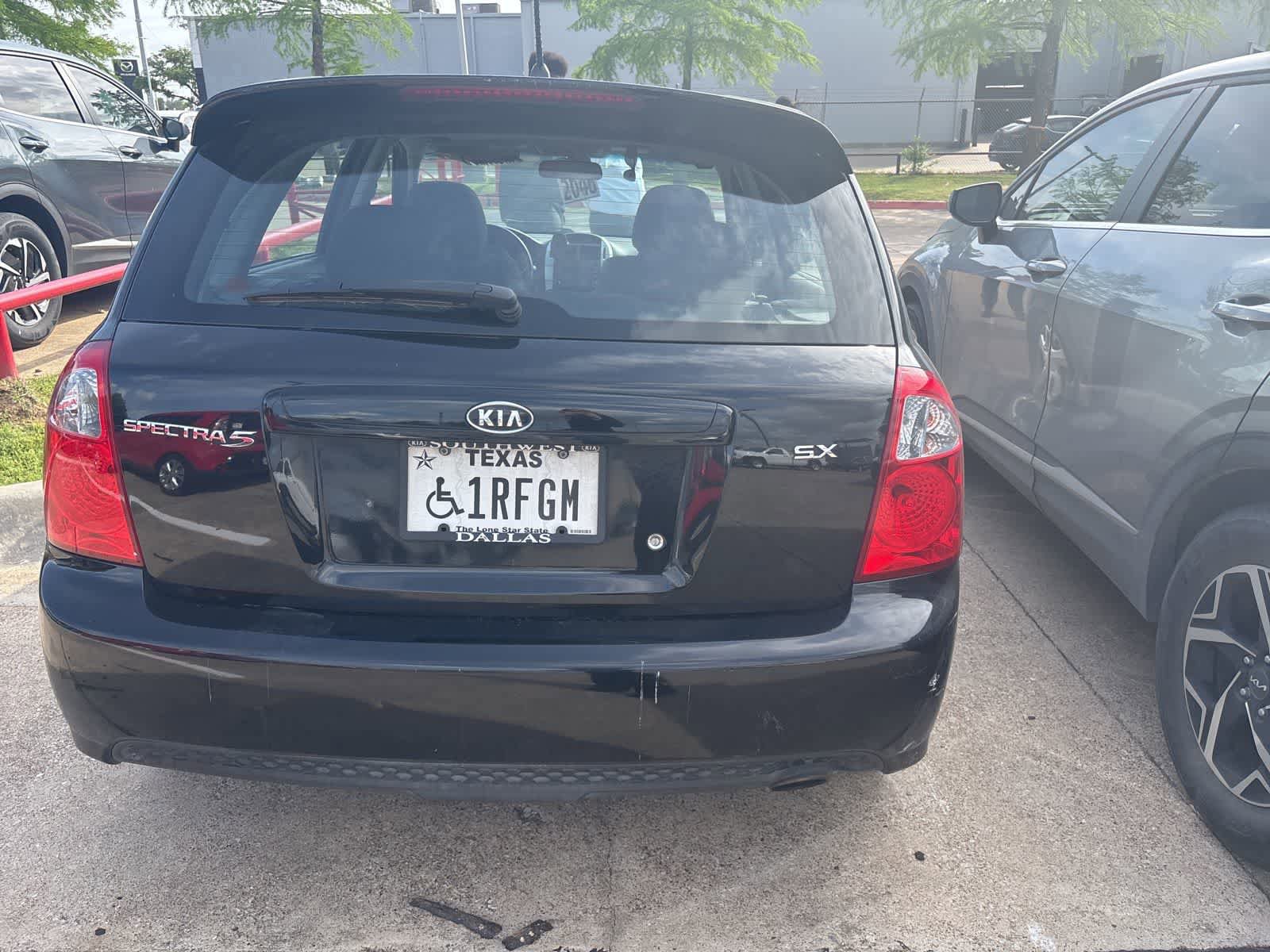 Used 2008 Kia Spectra5 SX FWD image 5