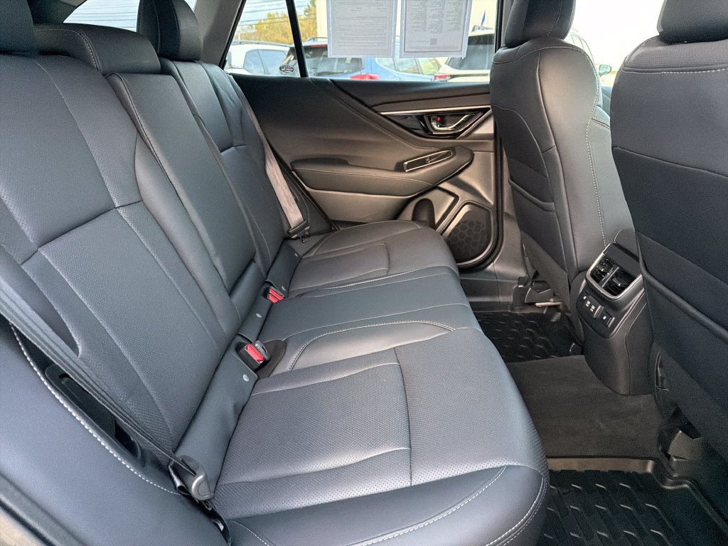 Used 2022 Subaru Outback Limited AWD/4WD image 34
