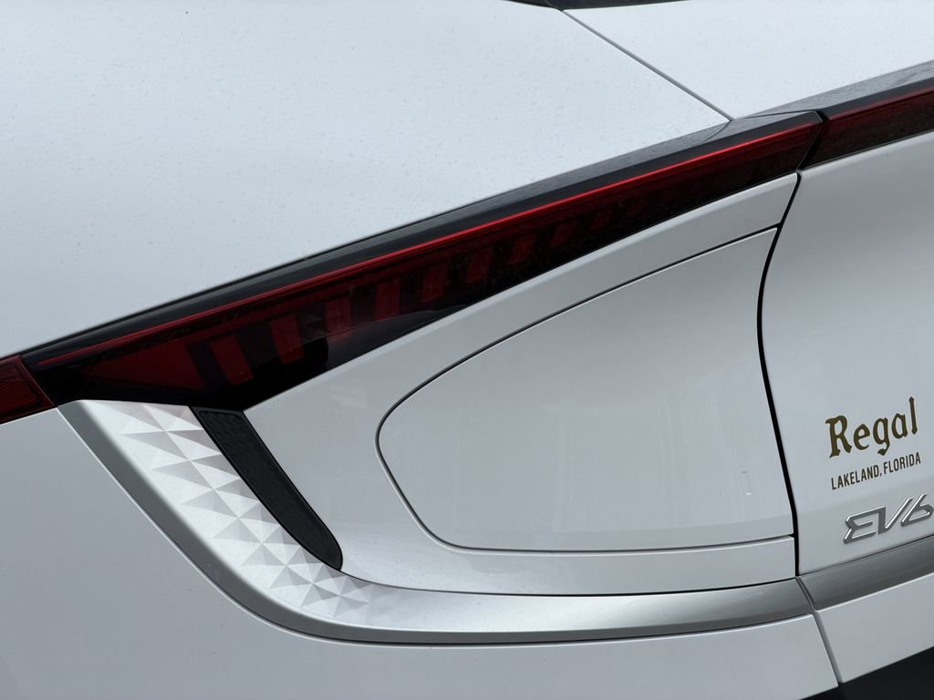 New 2025 Kia EV6 Light w/ Light LR Technology Package image 8