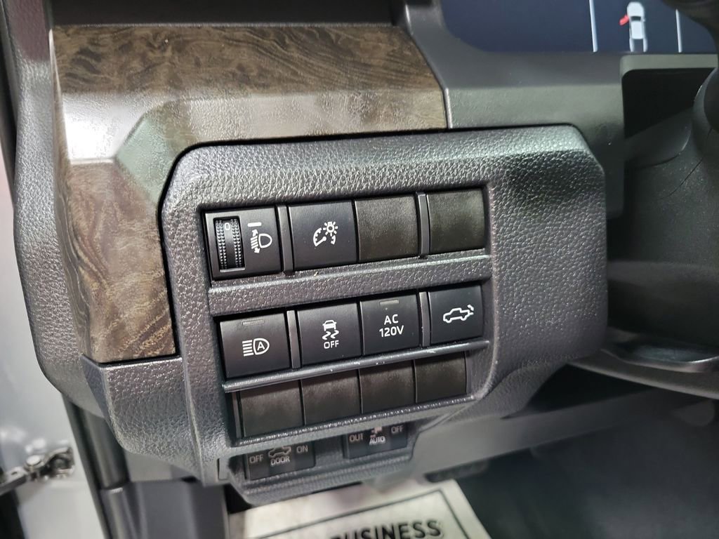 Used 2025 Toyota Tacoma Limited image 42