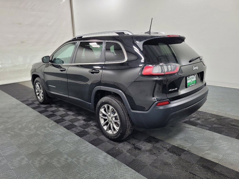 Used 2019 Jeep Cherokee Latitude Plus AWD/4WD image 3