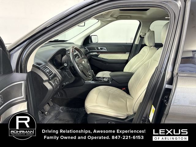 Used 2018 Ford Explorer Platinum AWD/4WD image 4