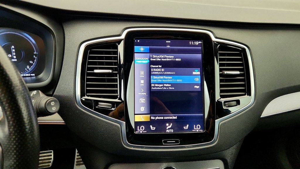 Used 2017 Volvo XC90 T8 R-Design w/ Vision Package image 18