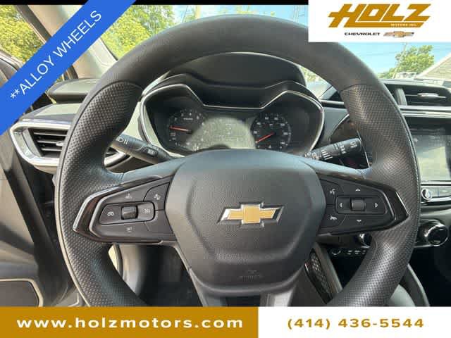 Used 2022 Chevrolet TrailBlazer LT w/ Convenience Package AWD/4WD image 11