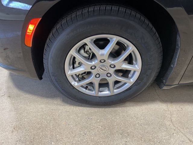 Used 2024 Chrysler Pacifica Touring-L image 34