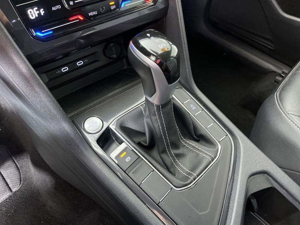 Used 2024 Volkswagen Tiguan SE image 32