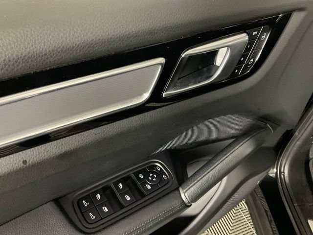 Used 2023 Porsche Cayenne S Platinum AWD/4WD image 23