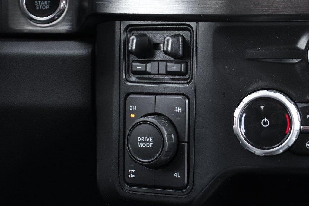 Used 2023 Ford F250 Lariat w/ Black Appearance Package AWD/4WD image 33