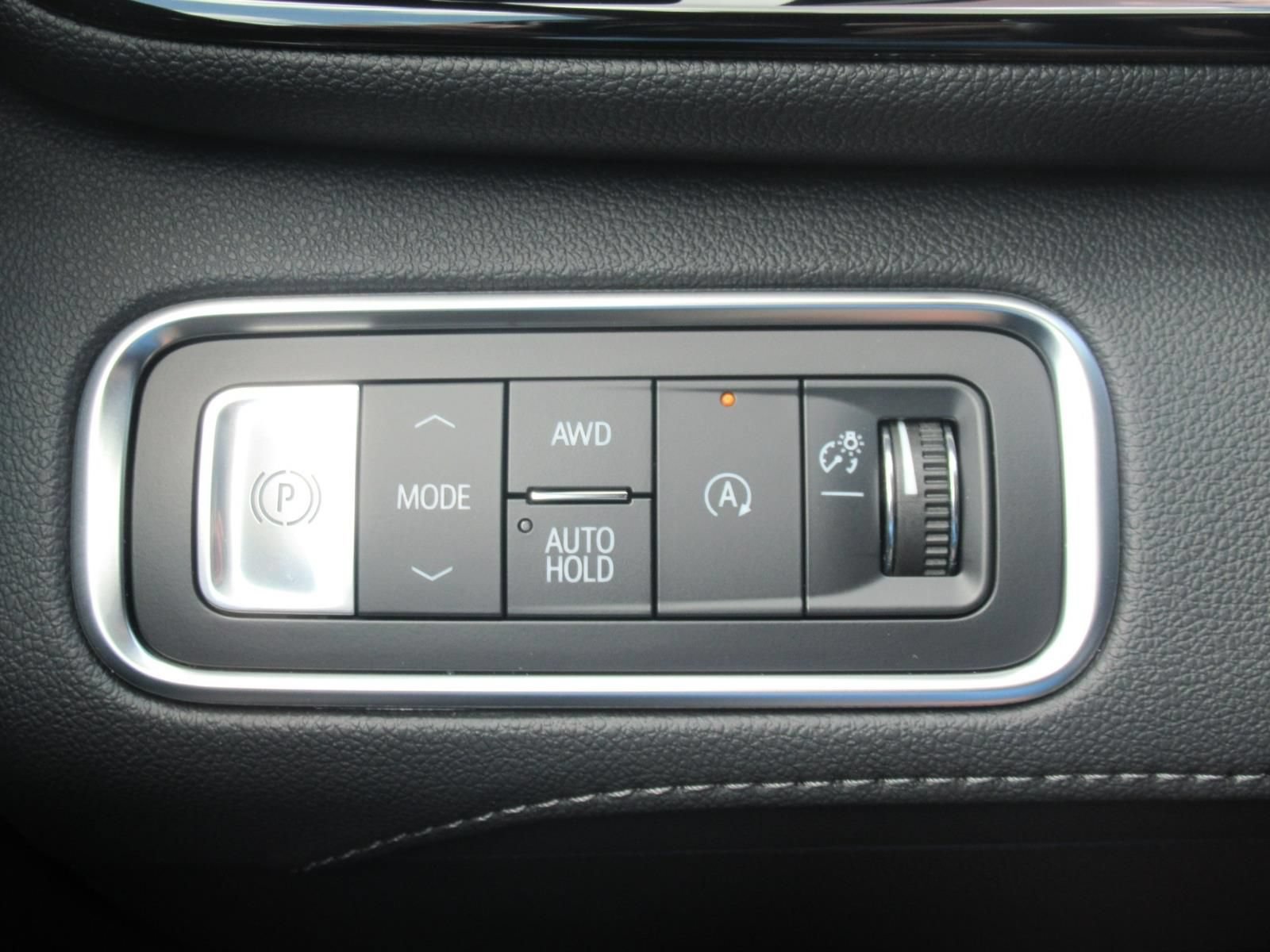 Used 2025 Buick Enclave Preferred AWD/4WD image 21