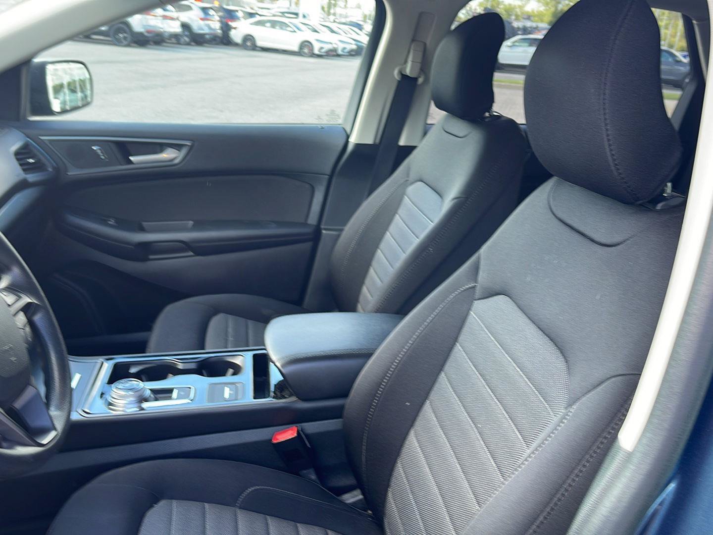 Used 2019 Ford Edge SE AWD/4WD image 9
