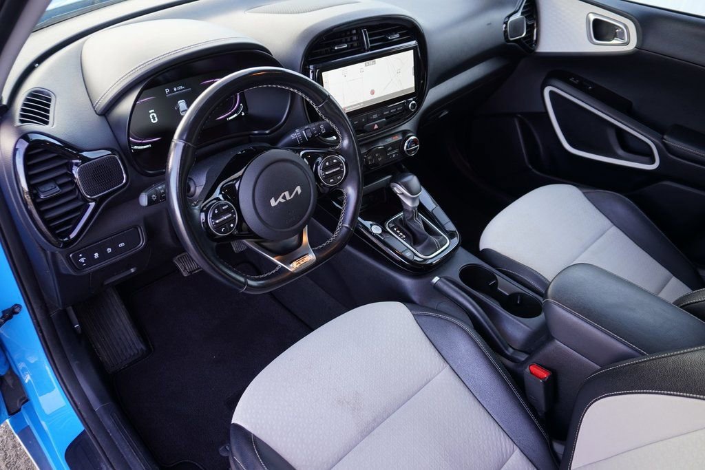 Used 2023 Kia Soul GT-Line image 12