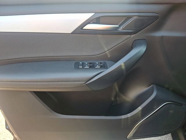 Used 2023 VinFast VF 8 Plus image 14