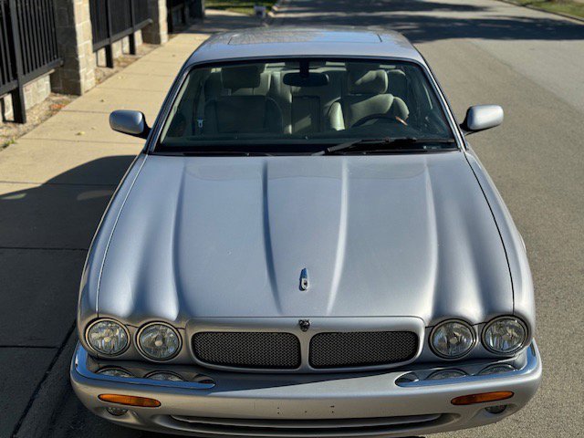 Used 2002 Jaguar XJ8 image 4