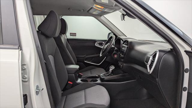 Used 2023 Kia Soul LX w/ Option Group 015 FWD image 23