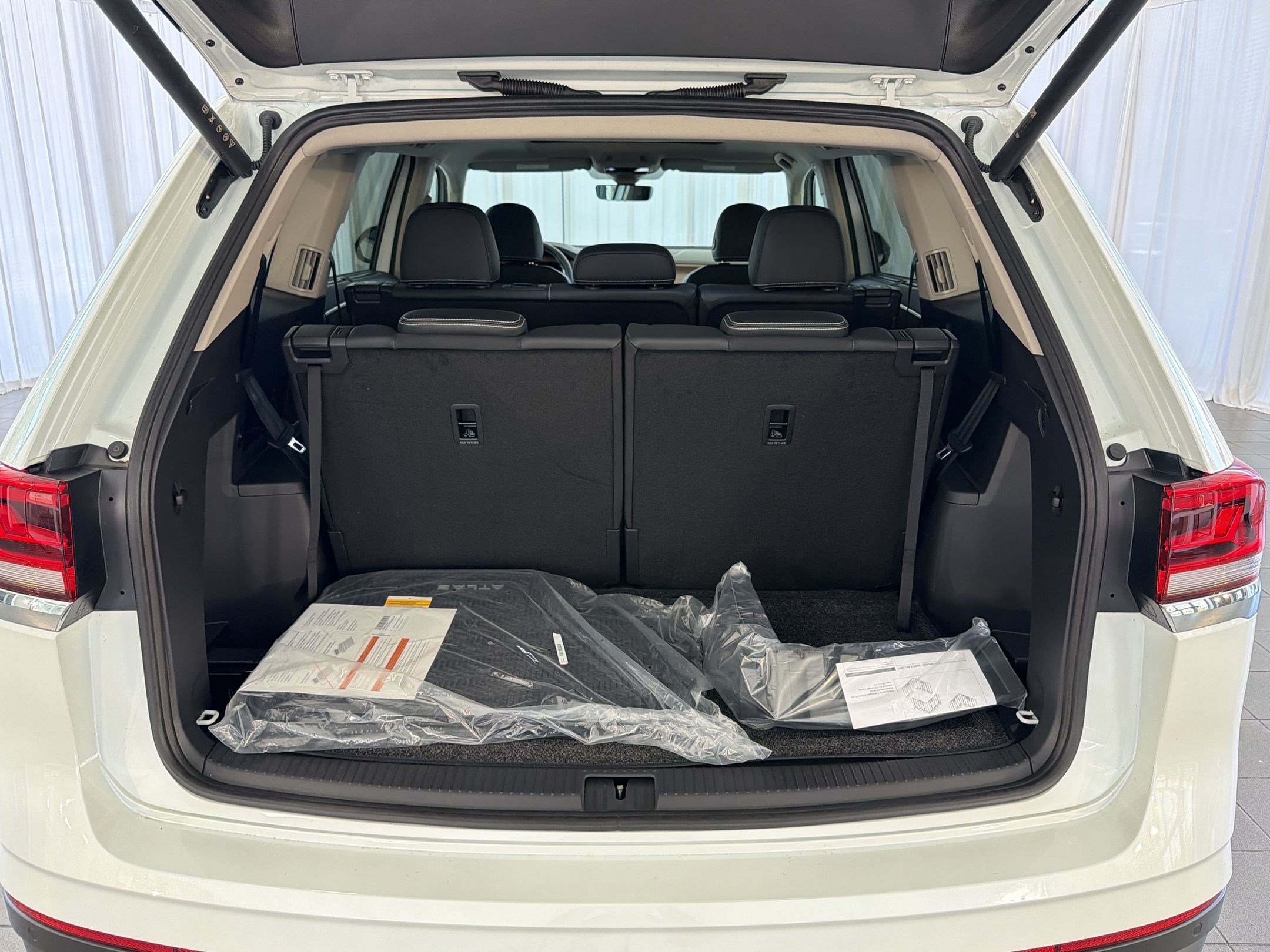 New 2026 Volkswagen Atlas SE FWD image 35