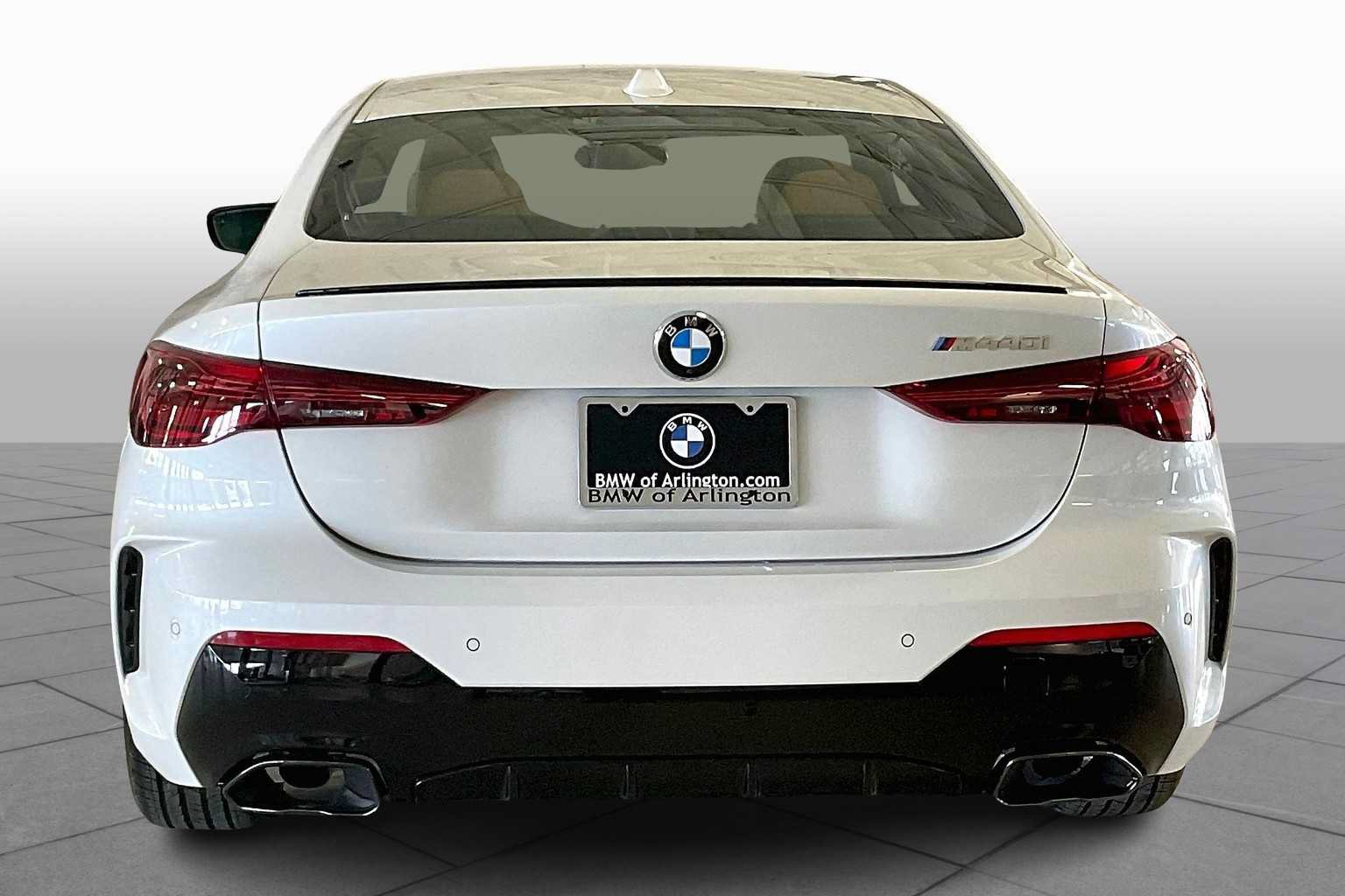 Used 2026 BMW M440i Coupe w/ Premium Package RWD image 4