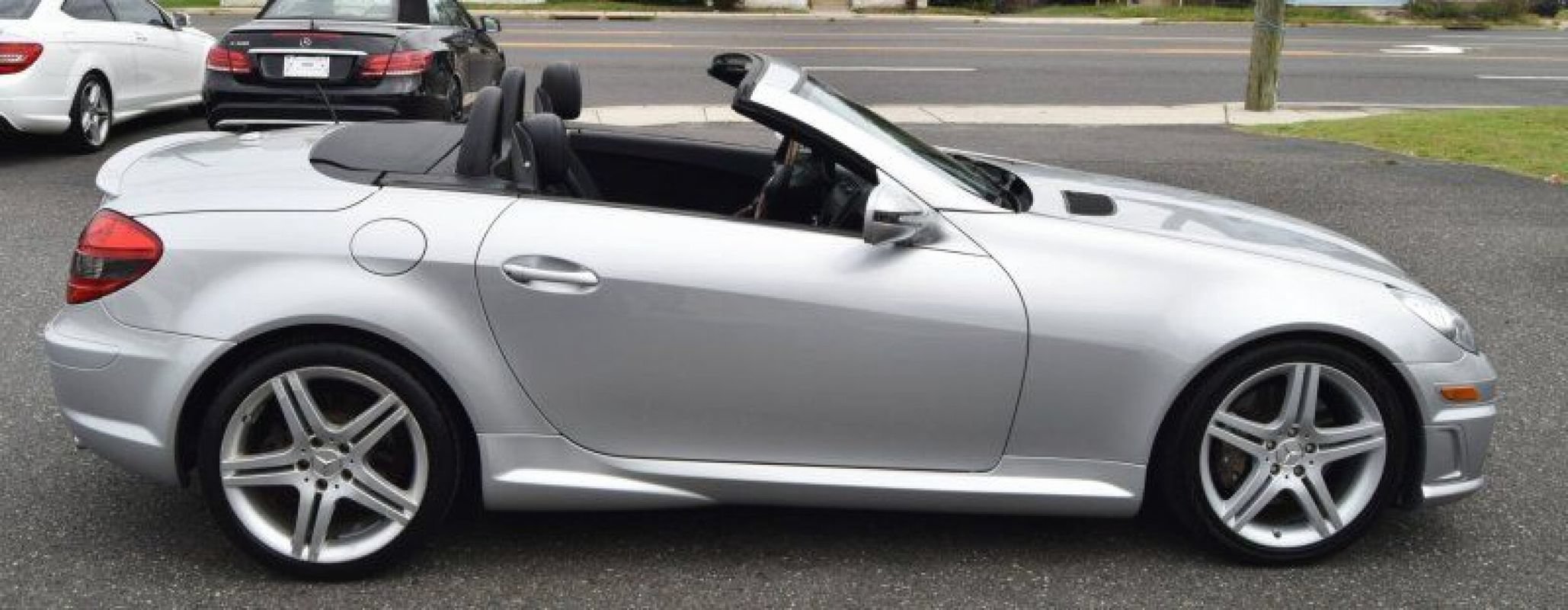 Used 2011 Mercedes-Benz SLK 350 image 16