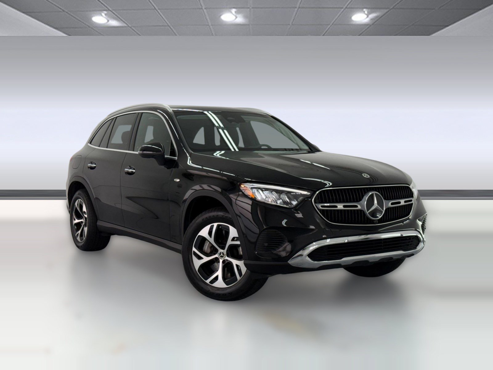Used 2025 Mercedes-Benz GLC 350e 4MATIC image 6