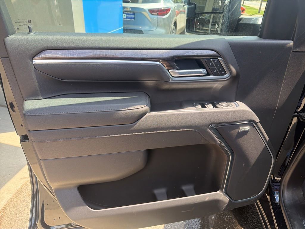 New 2026 Chevrolet Silverado 2500 LTZ w/ LTZ Plus Package AWD/4WD image 9