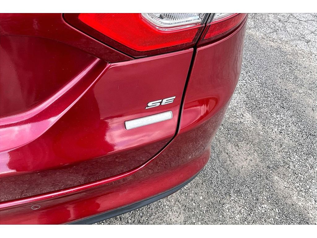 Used 2016 Ford Fusion SE w/ Equipment Group 202A FWD image 10