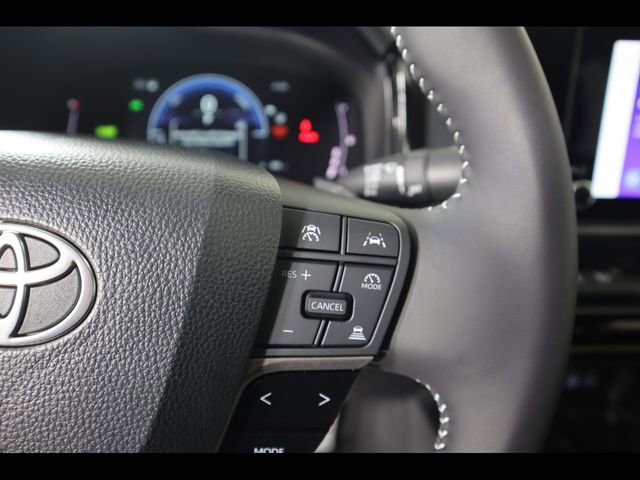 Used 2025 Toyota Camry SE w/ Convenience Package image 27