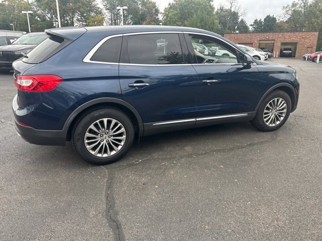 Used 2017 Lincoln MKX Select w/ Select Plus Package FWD image 12