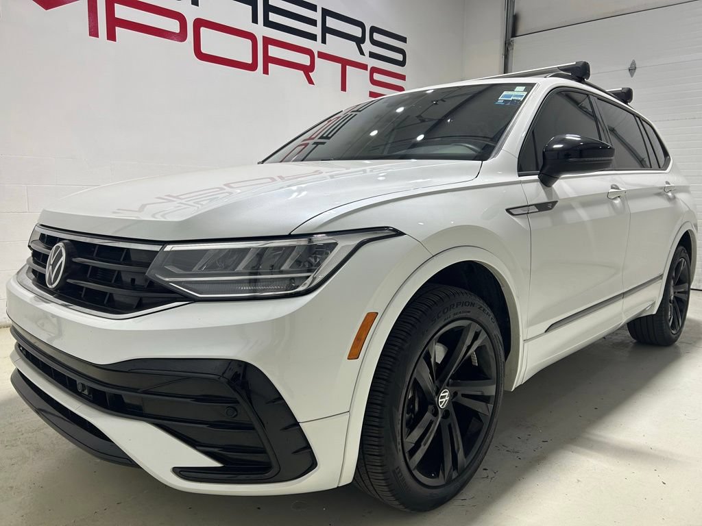 Used 2024 Volkswagen Tiguan SE R-Line AWD/4WD image 2