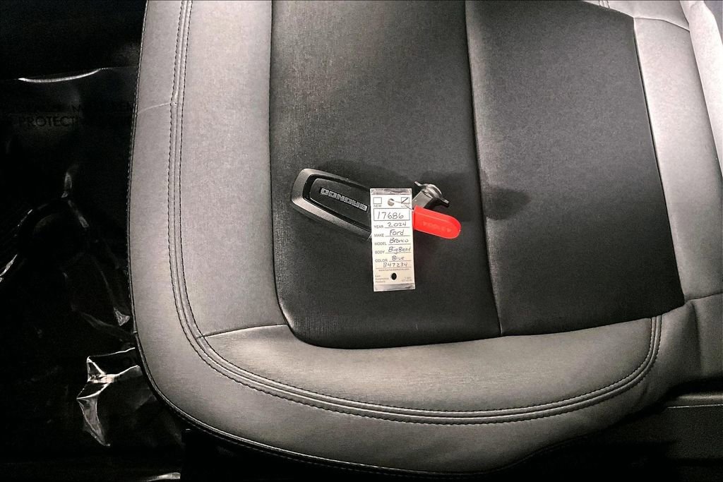 Used 2024 Ford Bronco Big Bend image 10