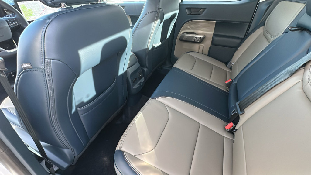 New 2025 Ford Maverick Lariat w/ 4K Tow Package image 24