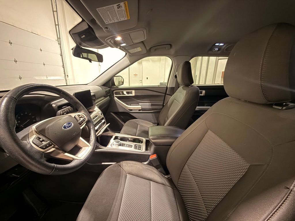 Used 2022 Ford Explorer XLT image 15
