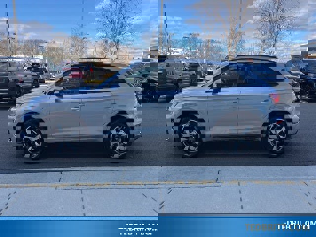 Used 2022 Audi Q5 2.0T Prestige w/ Prestige Package image 4