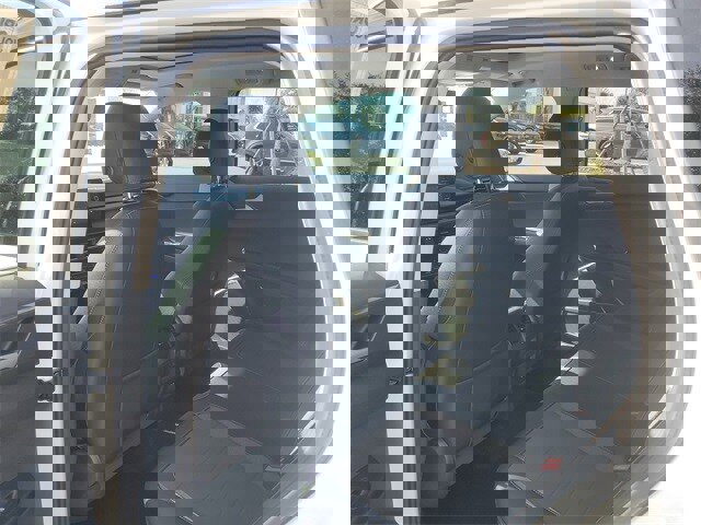 Certified 2025 Volkswagen Taos SE image 10