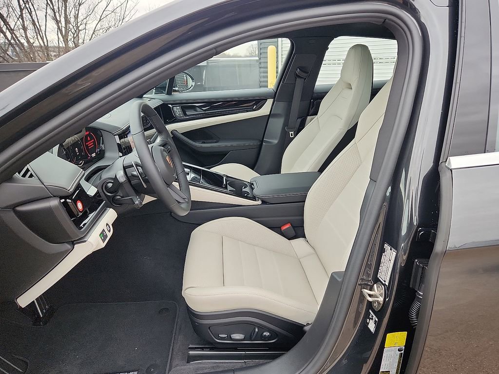 New 2026 Porsche Panamera 4 image 5