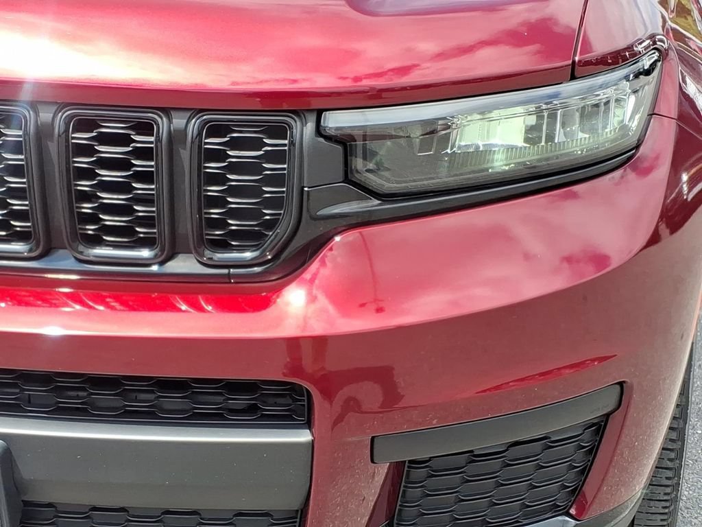 Used 2023 Jeep Grand Cherokee L Laredo AWD/4WD image 8
