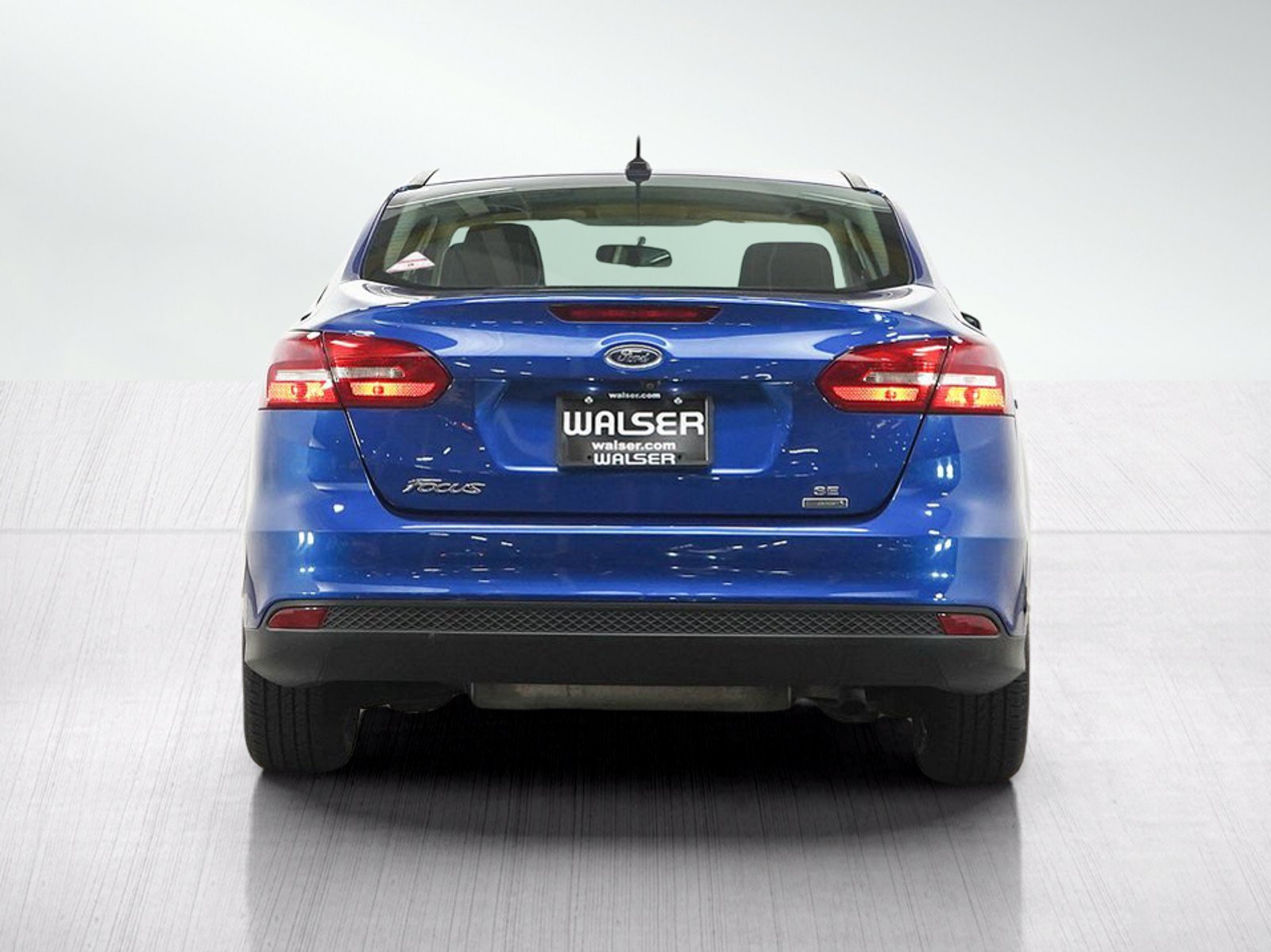 Used 2018 Ford Focus SE w/ SE Appearance Package FWD image 4