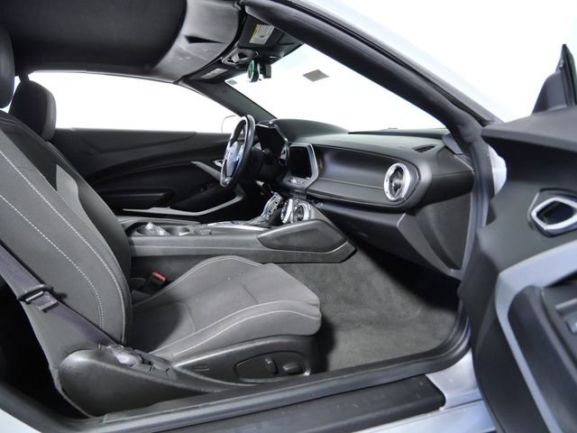 Used 2017 Chevrolet Camaro SS image 11