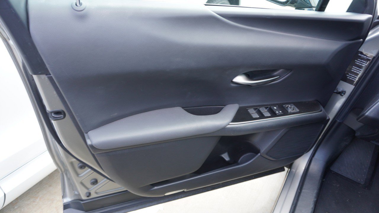 Certified 2020 Lexus UX 200 w/ Premium Package image 13