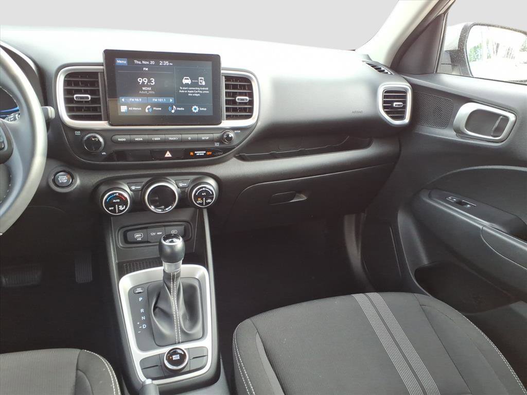 Used 2024 Hyundai Venue SEL image 9