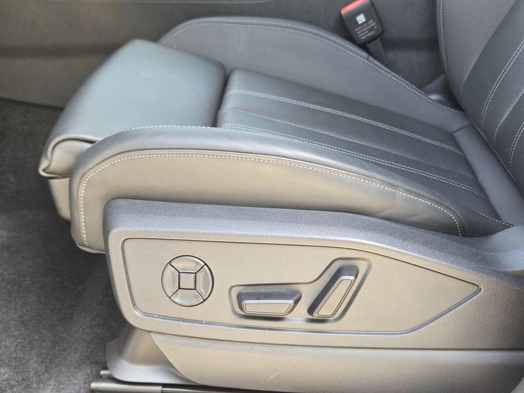 Used 2025 Audi Q5 Premium Plus w/ Premium Plus AWD/4WD image 31
