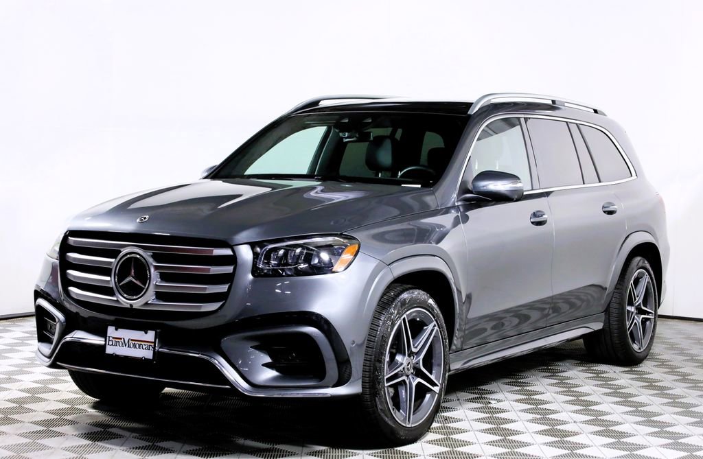 Used 2025 Mercedes-Benz GLS 450 4MATIC image 3