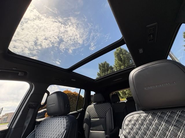 Certified 2025 GMC Acadia Denali w/ Super Cruise Package AWD/4WD image 19