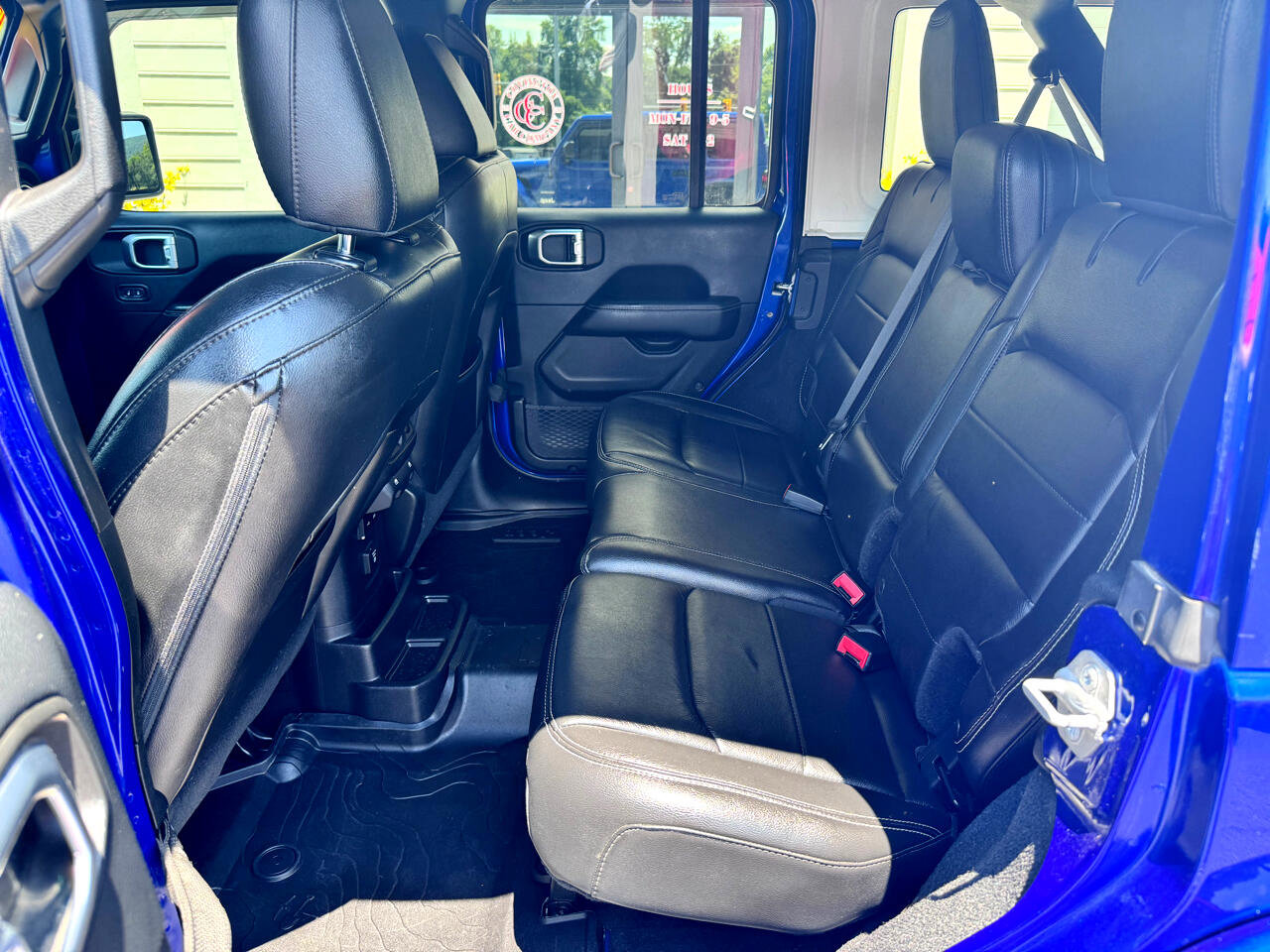 Used 2018 Jeep Wrangler Unlimited Sahara w/ Cold Weather Group image 11