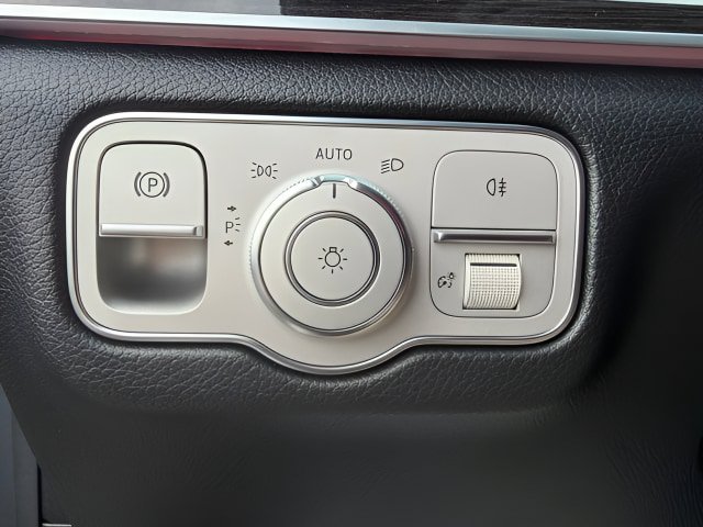 Used 2021 Mercedes-Benz GLE 350 w/ Premium Package image 12
