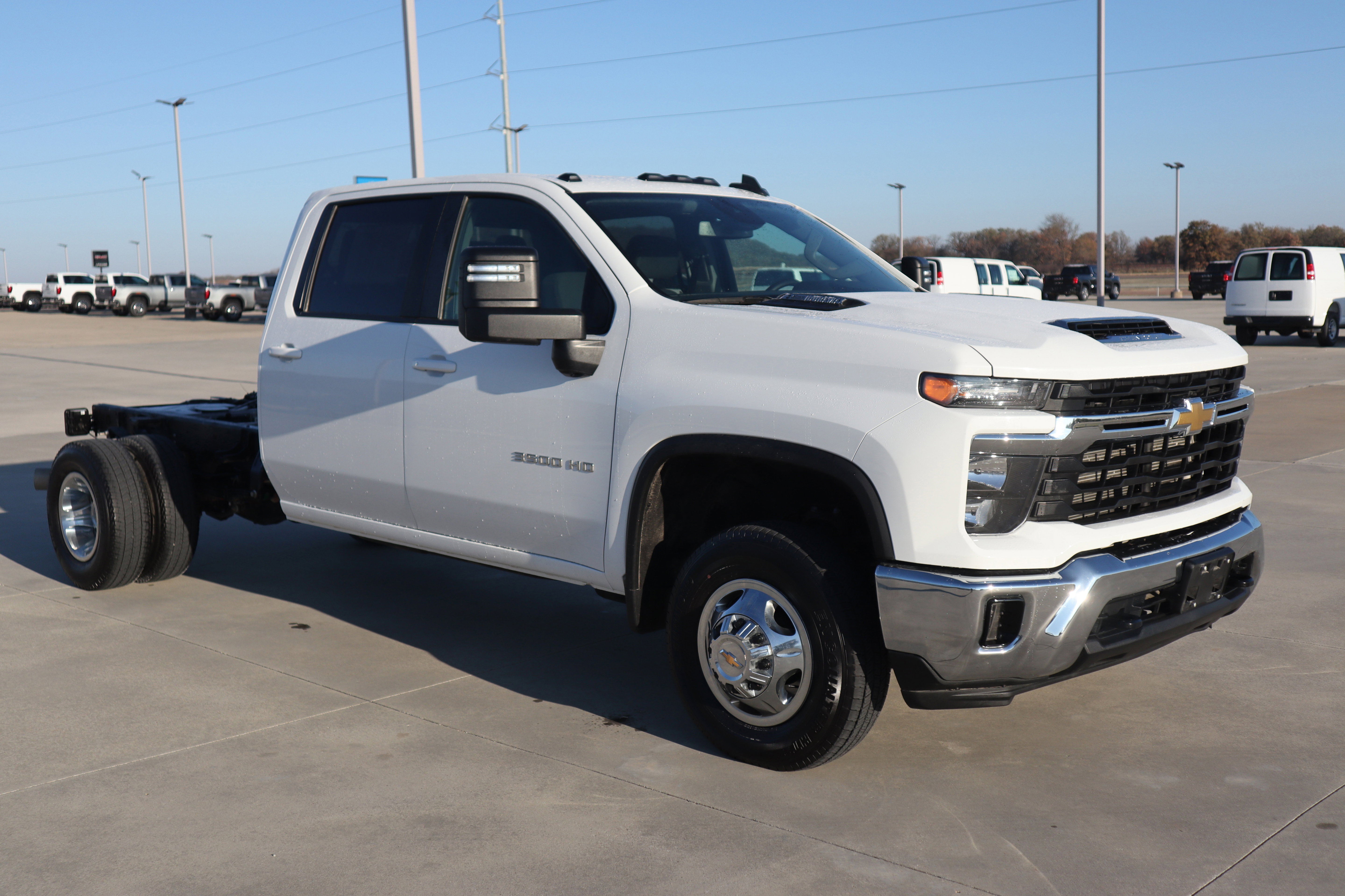 Used 2024 Chevrolet Silverado 3500 LT w/ Convenience Package image 5